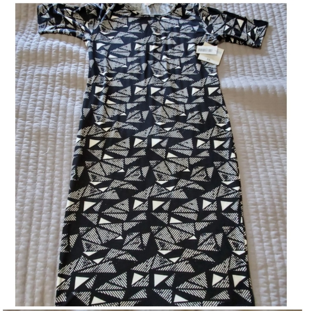 Lularoe Julia Black and White Geometric size XL